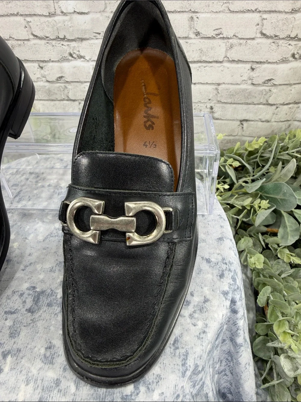 CLARKS - Black Soft Leather Horse-bit Moc Toe Dress Loafers - Boys 4.5M 🖤 GUC